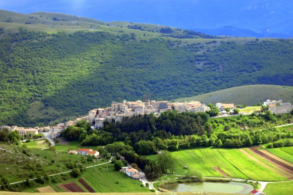 The village of Santo Stefano di Sessanio, host to Let's Blog Abruzzo